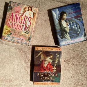 Tarots oracle cartes 3 boîtes et leurs instructions